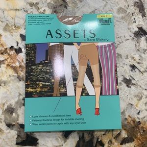 Assets by Sara Blakely - fabulous footless pantyhose
